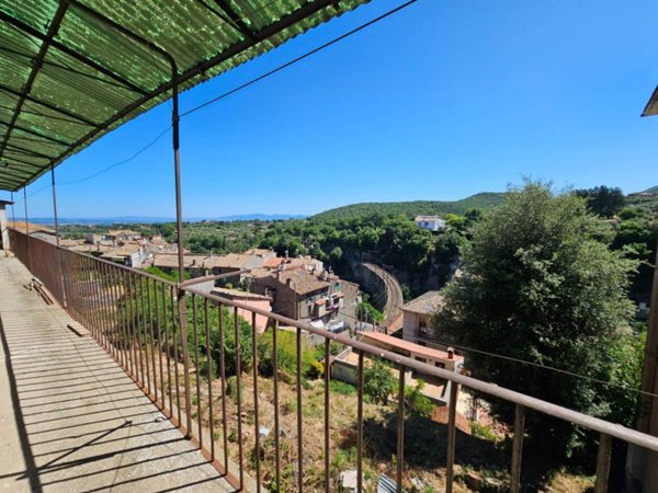appartamento in vendita a Viterbo in zona Bagnaia