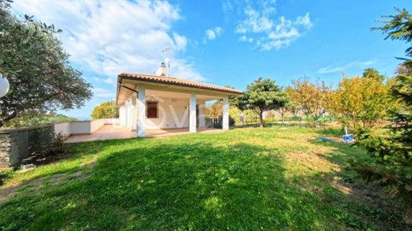 casa indipendente in vendita a Viterbo in zona Buon Respiro