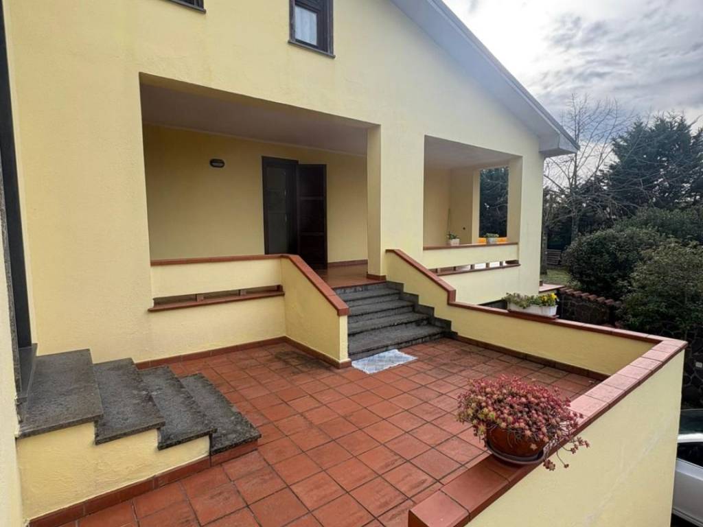 casa indipendente in vendita a Viterbo in zona Grotte Santo Stefano