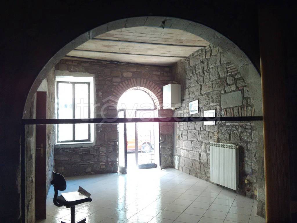 negozio in vendita a Viterbo
