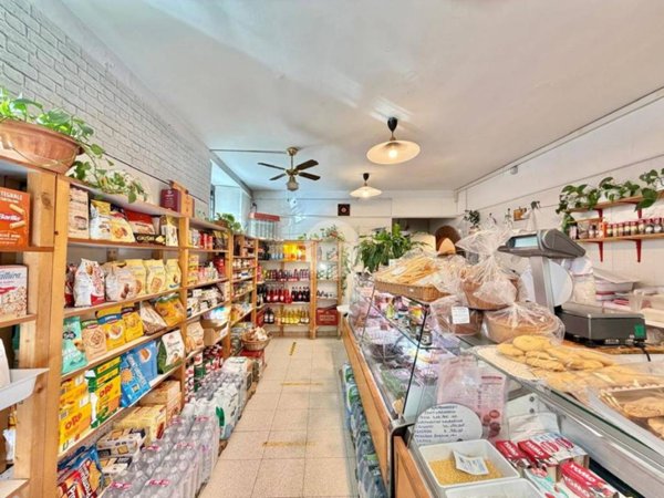 negozio in vendita a Viterbo in zona San Martino al Cimino