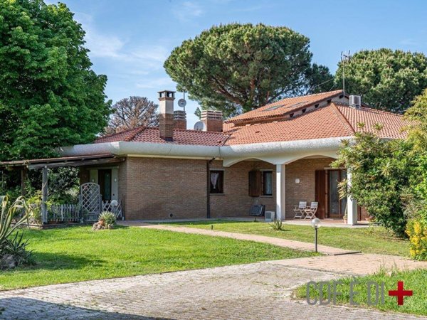 casa indipendente in vendita a Viterbo in zona Bagnaia