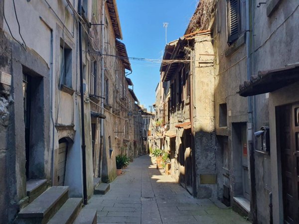 appartamento in vendita a Viterbo in zona Bagnaia