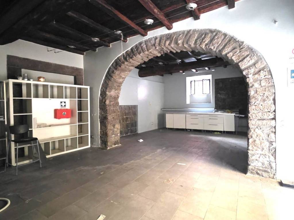 negozio in vendita a Viterbo in zona Centro Città