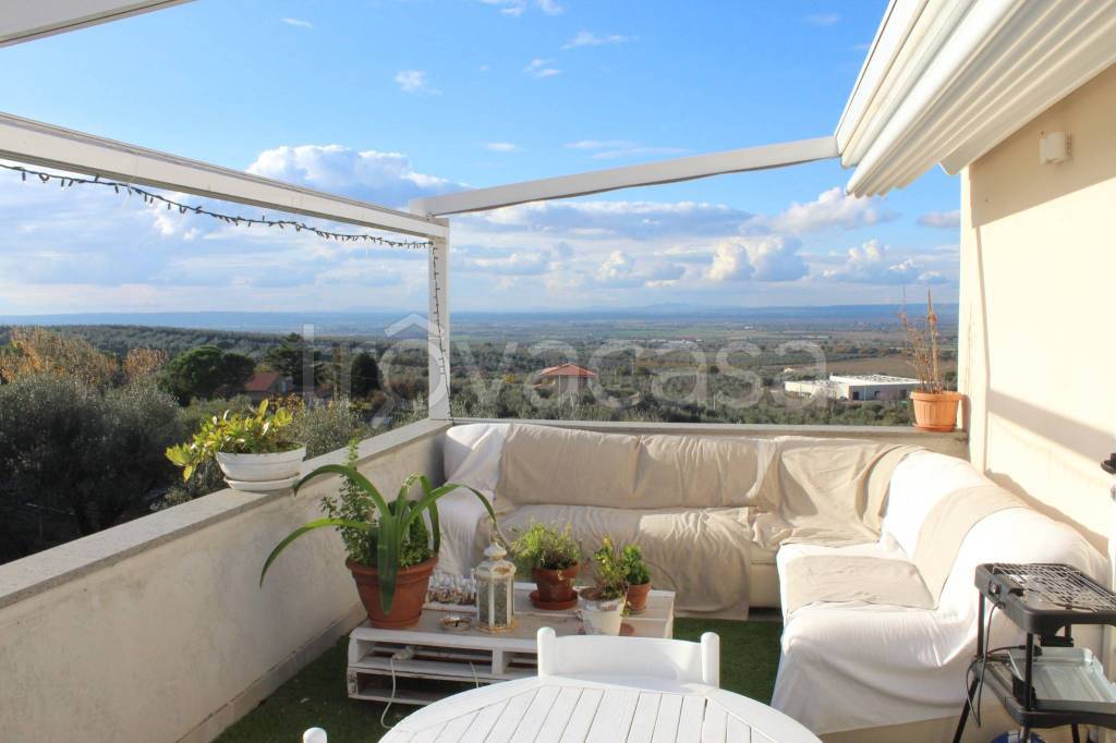 casa indipendente in vendita a Viterbo in zona Castel d'Asso