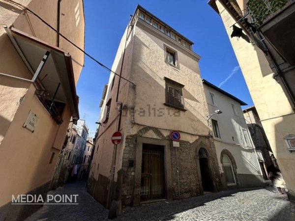 appartamento in vendita a Viterbo in zona Centro Città