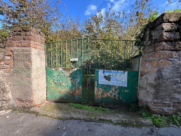 locale di sgombero in vendita a Viterbo