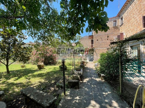 appartamento in vendita a Viterbo in zona Grotte Santo Stefano
