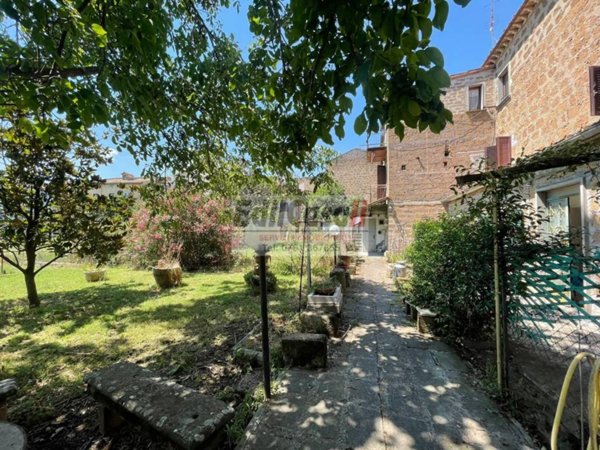 appartamento in vendita a Viterbo in zona Grotte Santo Stefano
