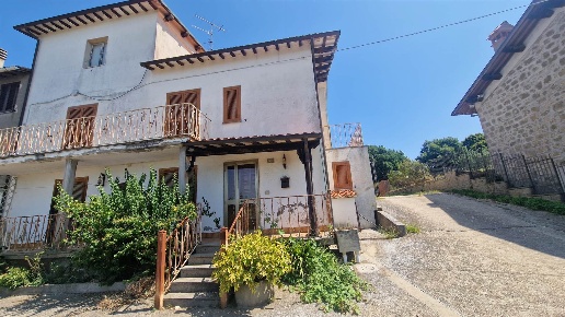 appartamento in vendita a Viterbo in zona Tobia