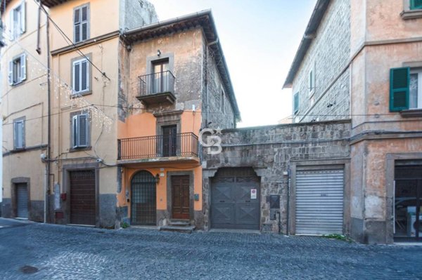 casa indipendente in vendita a Viterbo