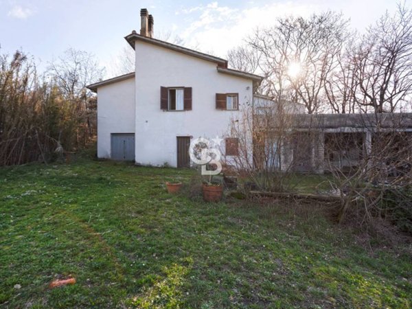 casa indipendente in vendita a Viterbo in zona San Martino al Cimino
