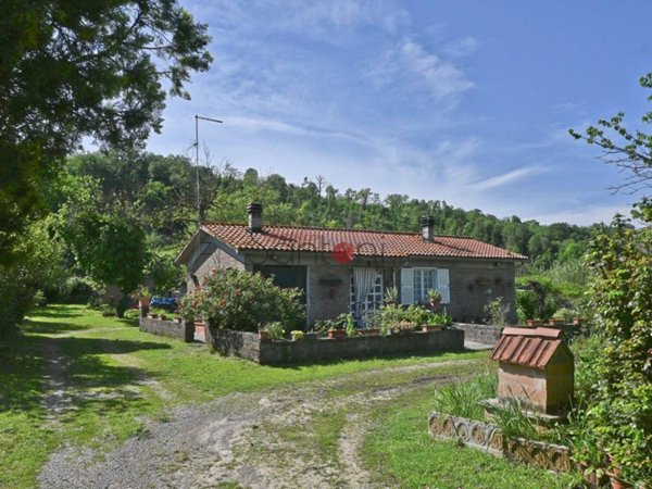 casa indipendente in vendita a Viterbo in zona Grotte Santo Stefano