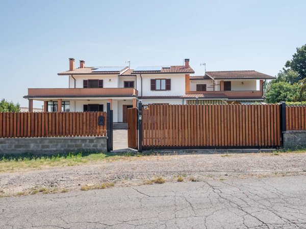 casa indipendente in vendita a Viterbo in zona Bagnaia
