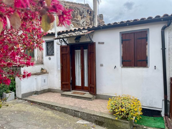 appartamento in vendita a Viterbo in zona Grotte Santo Stefano