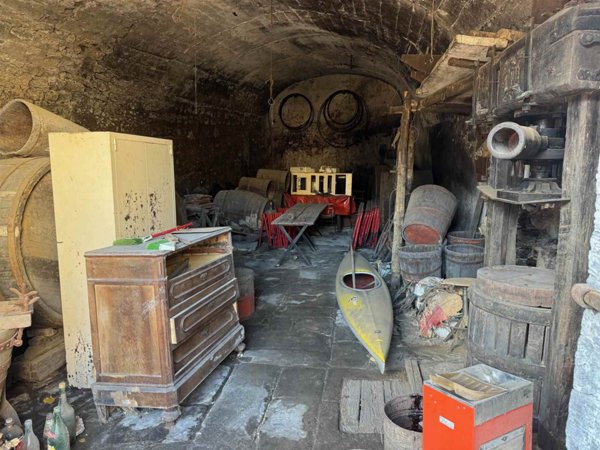 locale di sgombero in vendita a Viterbo in zona Bagnaia