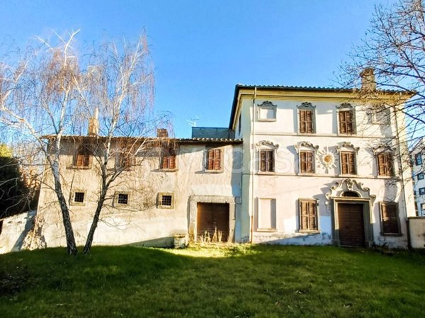 locale di sgombero in vendita a Viterbo in zona Centro Città