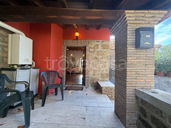 casa indipendente in vendita a Viterbo in zona Grotte Santo Stefano