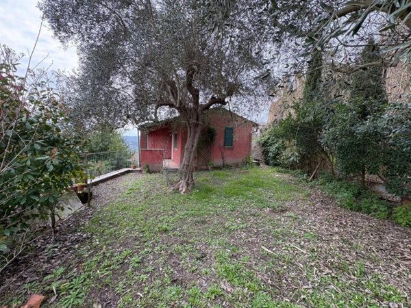 casa indipendente in vendita a Viterbo in zona Grotte Santo Stefano