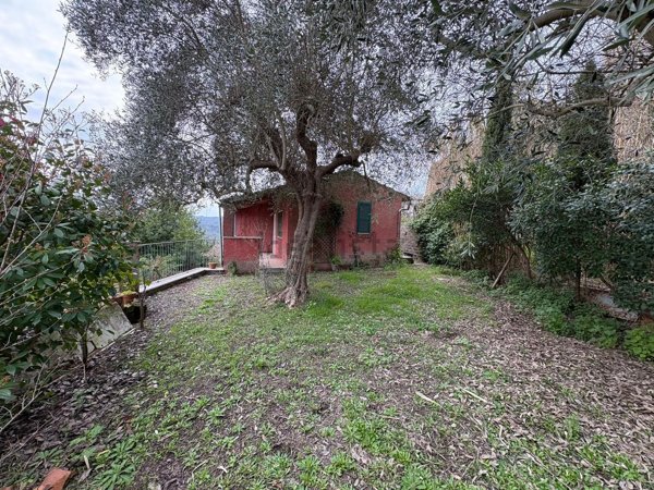 casa indipendente in vendita a Viterbo in zona Roccalvecce