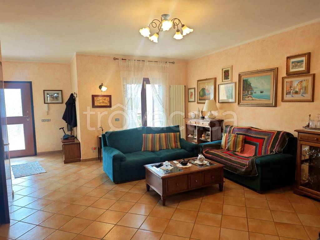 casa indipendente in vendita a Viterbo in zona San Martino al Cimino