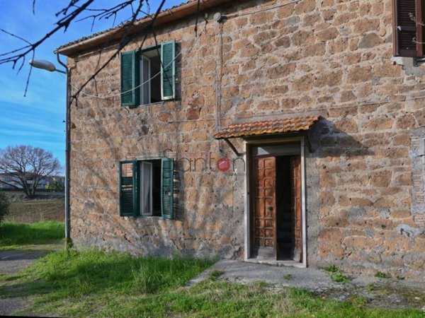 casa indipendente in vendita a Viterbo in zona Grotte Santo Stefano