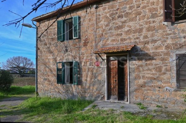 casa indipendente in vendita a Viterbo in zona Grotte Santo Stefano