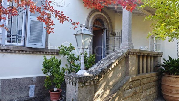 casa indipendente in vendita a Viterbo in zona Centro Città