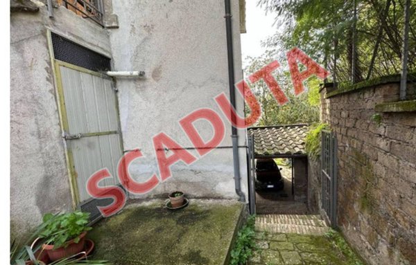 casa indipendente in vendita a Viterbo