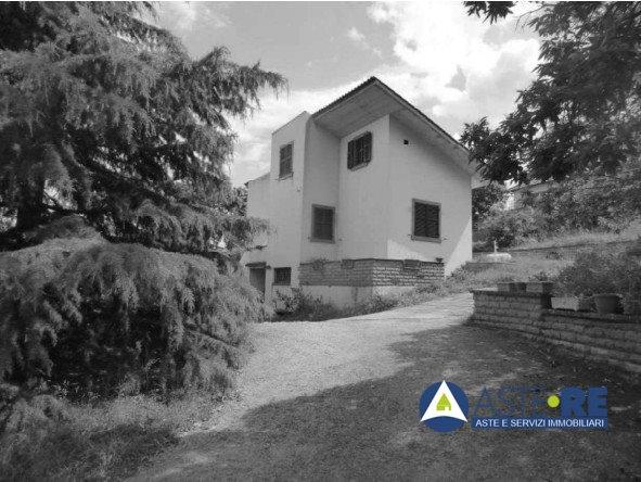 casa indipendente in vendita a Viterbo in zona San Martino al Cimino