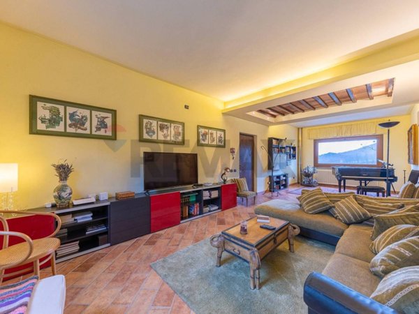 casa indipendente in vendita a Viterbo in zona Bagnaia