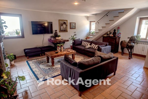 appartamento in vendita a Viterbo in zona Roccalvecce