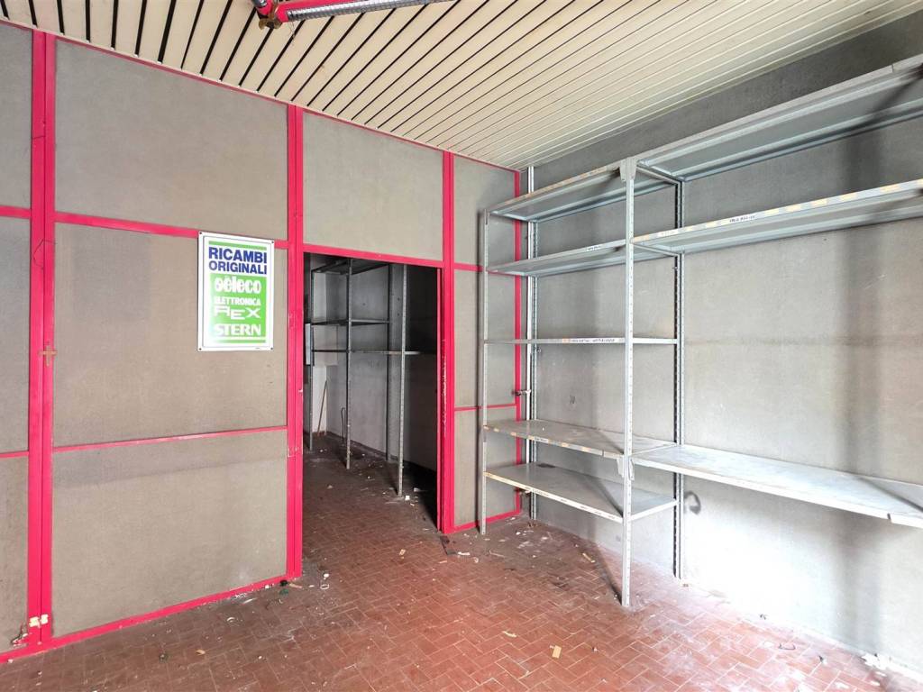 negozio in vendita a Viterbo in zona Centro Città