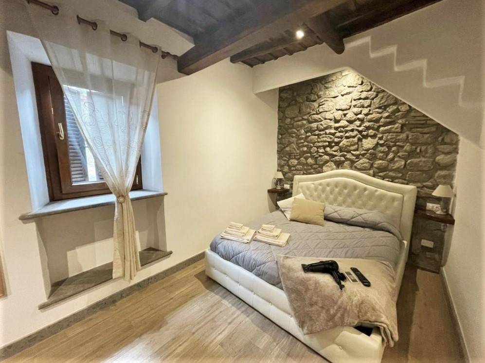 casa indipendente in vendita a Viterbo in zona Centro Città