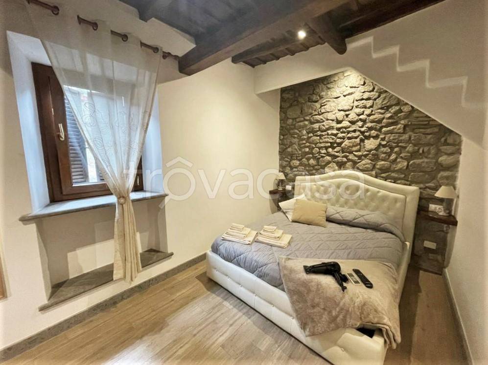 casa indipendente in vendita a Viterbo in zona Centro Città