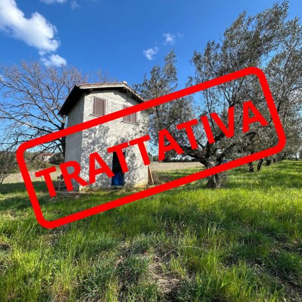 casa indipendente in vendita a Viterbo in zona Tobia