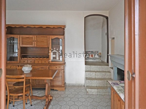 pentavano in vendita a Viterbo