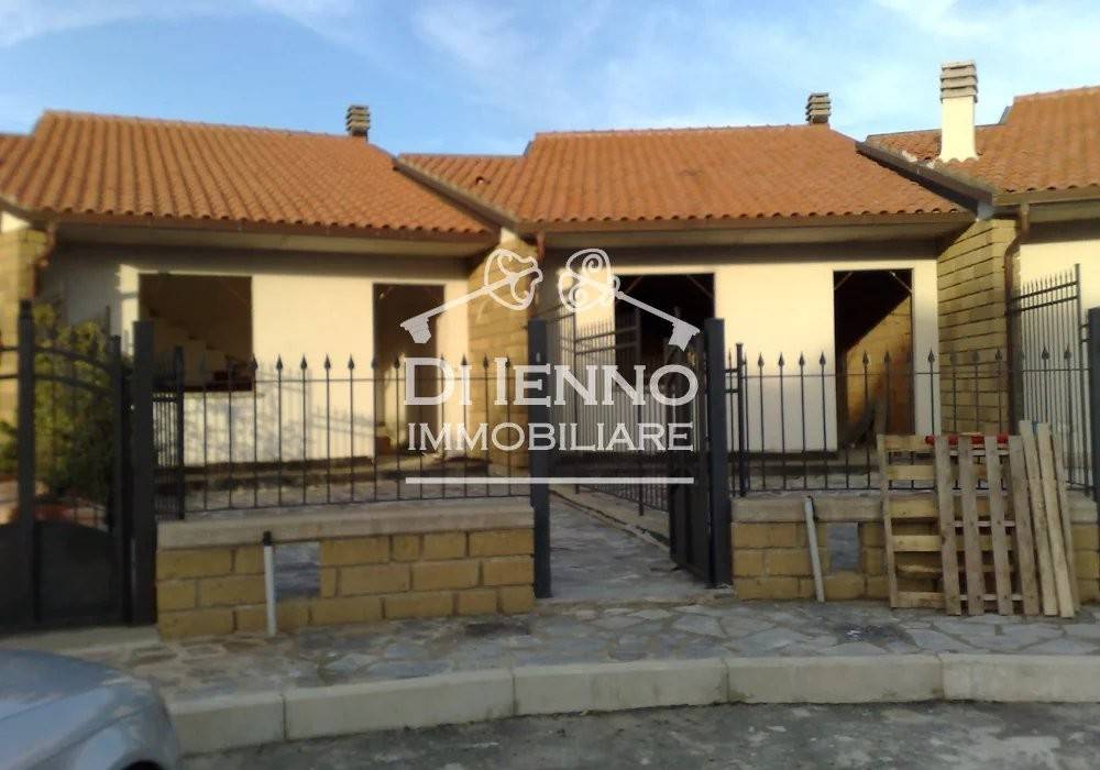 casa indipendente in vendita a Viterbo