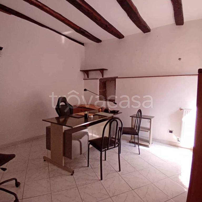 negozio in vendita a Viterbo in zona Centro Città