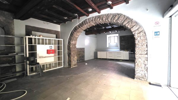 negozio in vendita a Viterbo in zona Centro Città