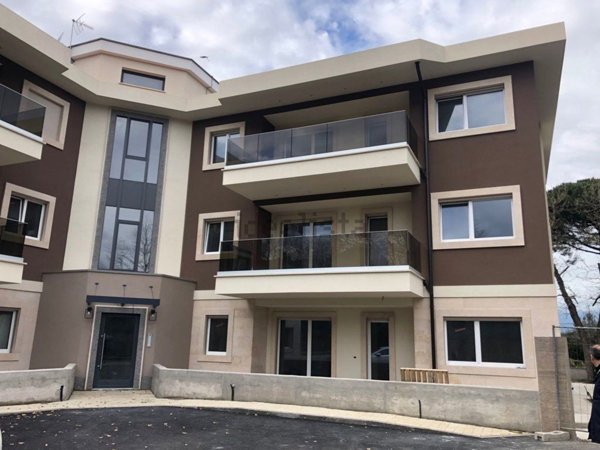 appartamento in vendita a Viterbo in zona La Quercia