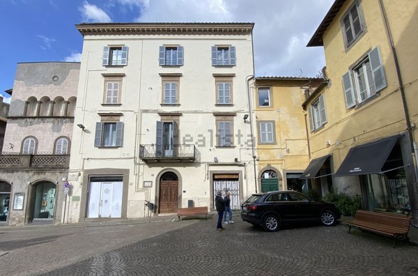 appartamento in vendita a Viterbo in zona Centro Città
