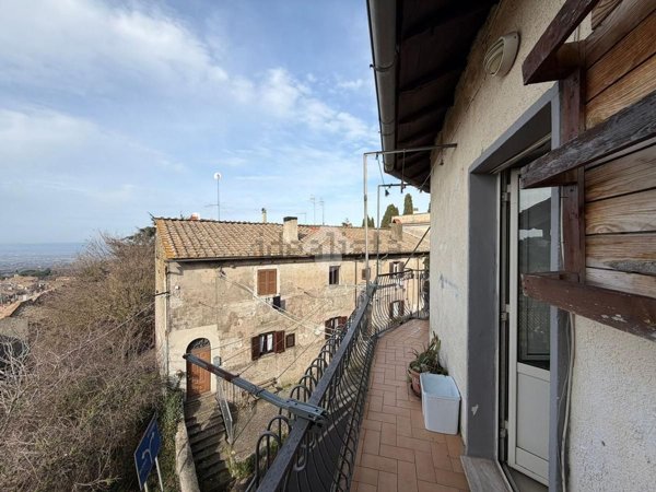 appartamento in vendita a Viterbo in zona San Martino al Cimino