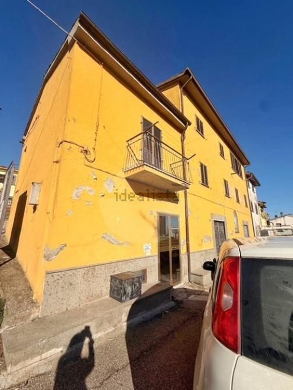 casa indipendente in vendita a Viterbo in zona Fastello