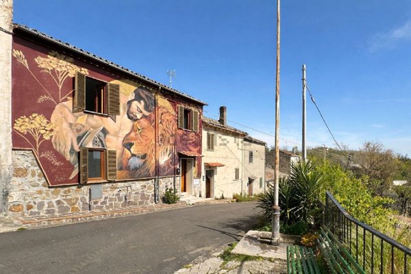 appartamento in vendita a Viterbo in zona Sant'Angelo