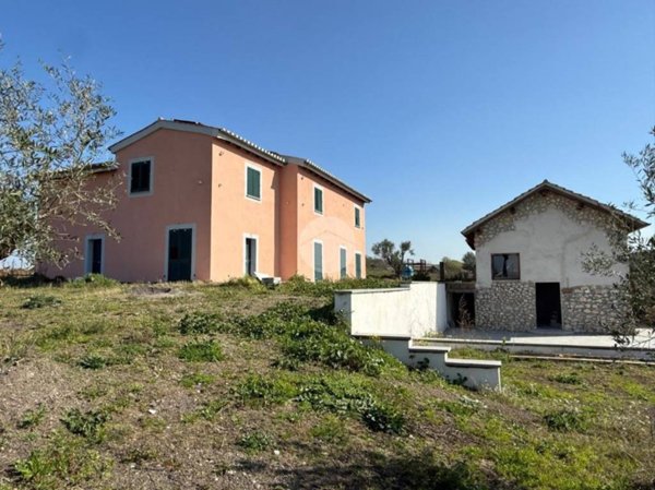 casa indipendente in vendita a Viterbo in zona Castel d'Asso