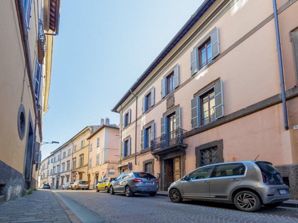 intera palazzina in vendita a Viterbo in zona Centro Città