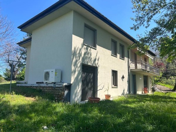 casa indipendente in vendita a Viterbo in zona San Martino al Cimino