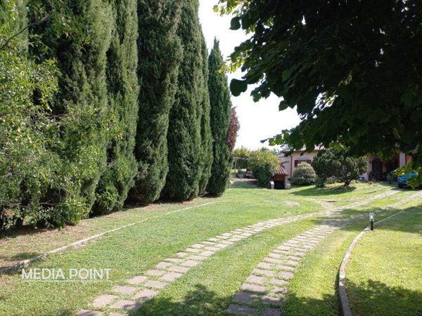 casa indipendente in vendita a Viterbo
