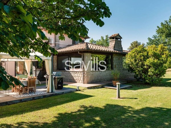 casa indipendente in vendita a Viterbo